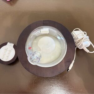 Young Living Aria  Aroma Diffuser with Wood Base - White Reservoir